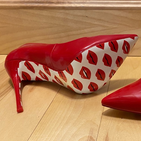 Red heels - Picture 2 of 2